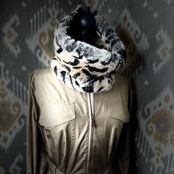 Barney’s New York * Ocelot Print Rabbit Fur Snood - Picture 1 of 12